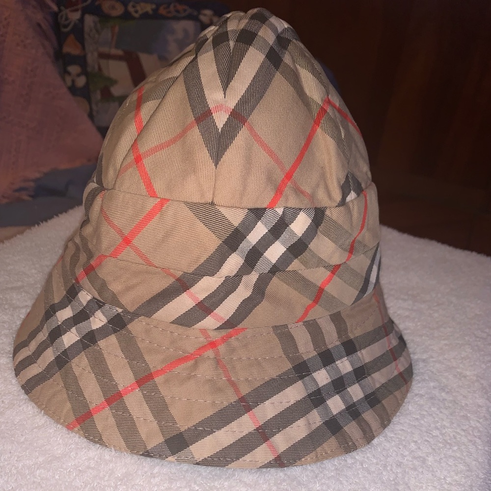 Womens Burberry hat